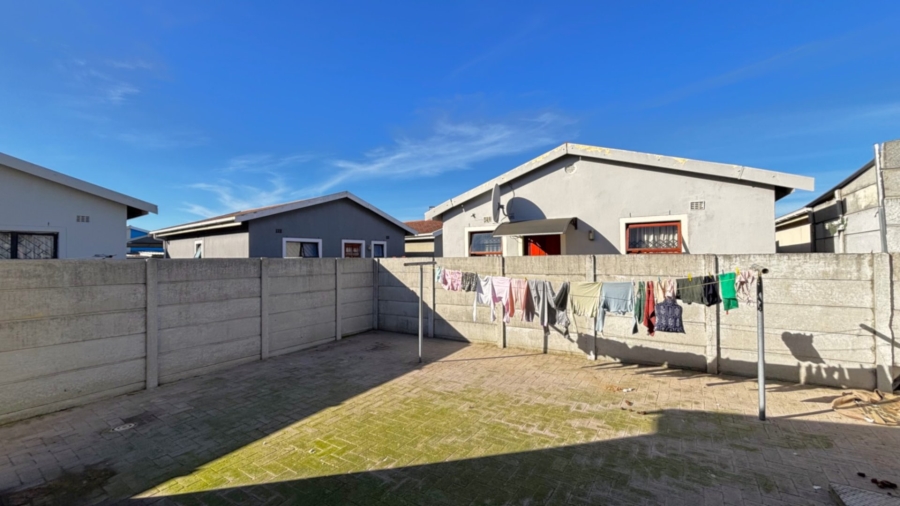 2 Bedroom Property for Sale in Lentegeur Western Cape